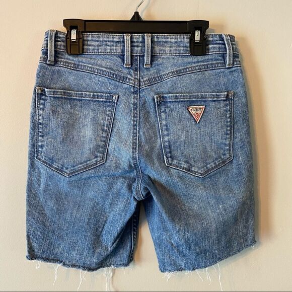 Guess stone washed 1981 skinny cut off shorts - Picture 2 of 7